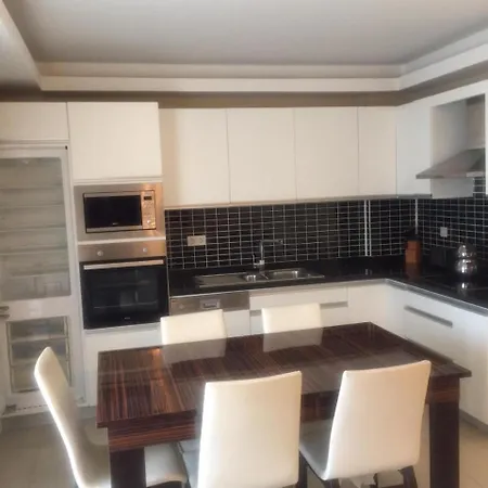Bluehomes Golf Village B11 * באלאק