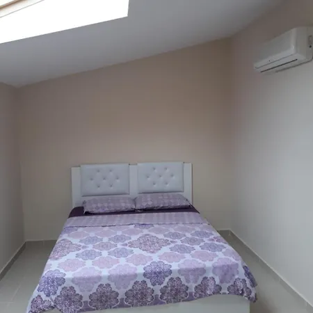 Bluehomes Golf Village B11 באלאק